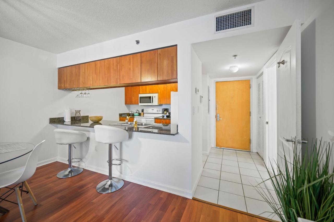 Luxurious 1Br High Rise Condo Brickell-Free Parking Майами Экстерьер фото